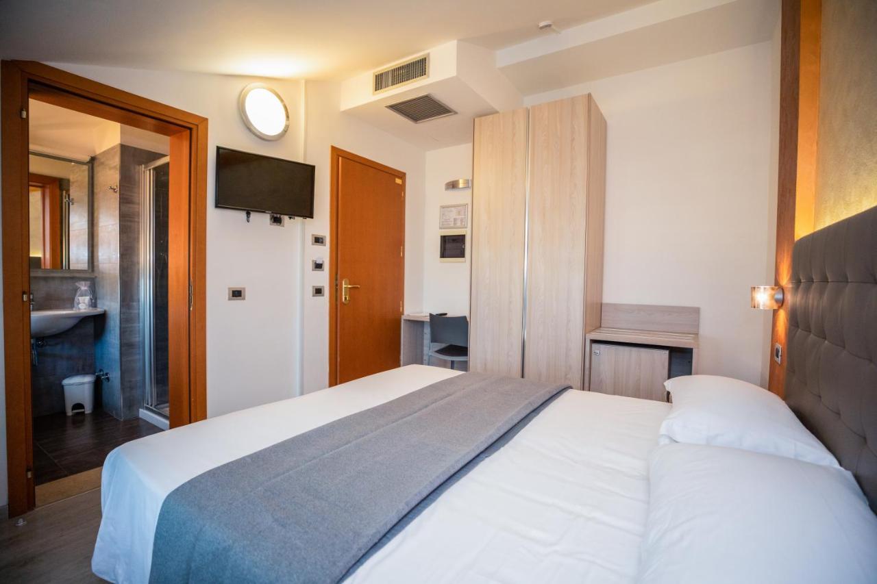 Hotel Gabbiano Rimini Esterno foto
