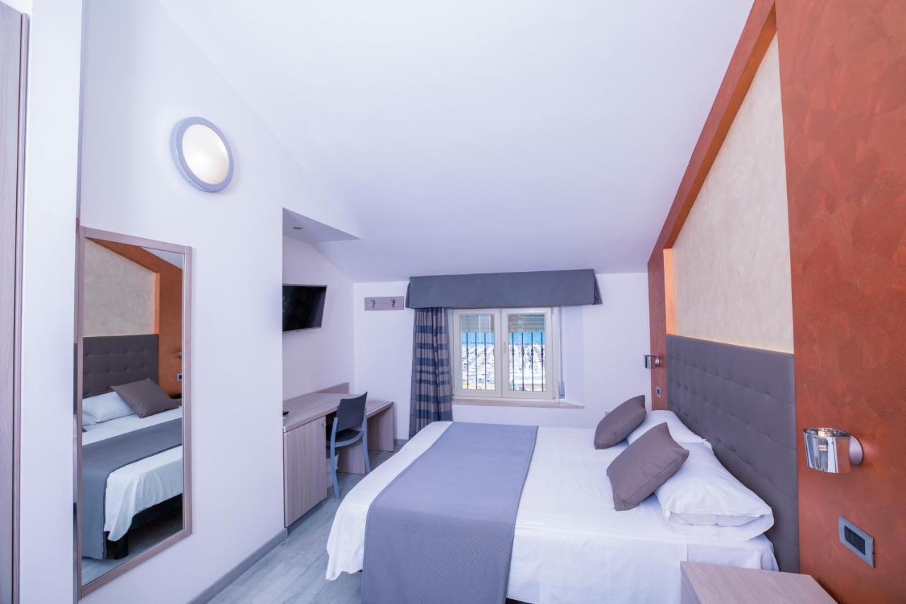 Hotel Gabbiano Rimini Esterno foto