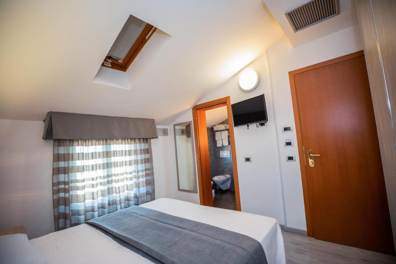 Hotel Gabbiano Rimini Esterno foto