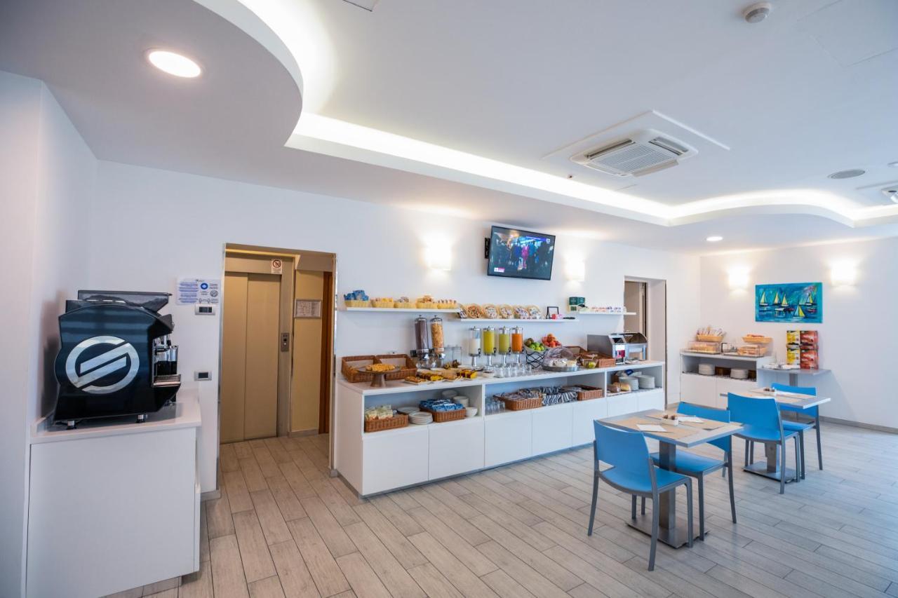 Hotel Gabbiano Rimini Esterno foto