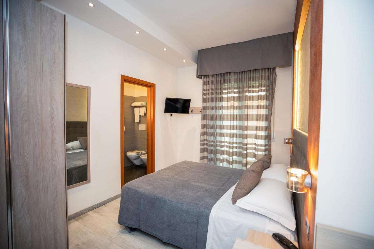 Hotel Gabbiano Rimini Esterno foto