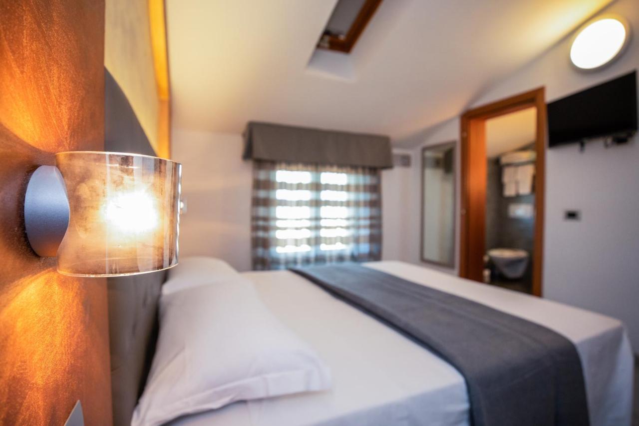 Hotel Gabbiano Rimini Esterno foto