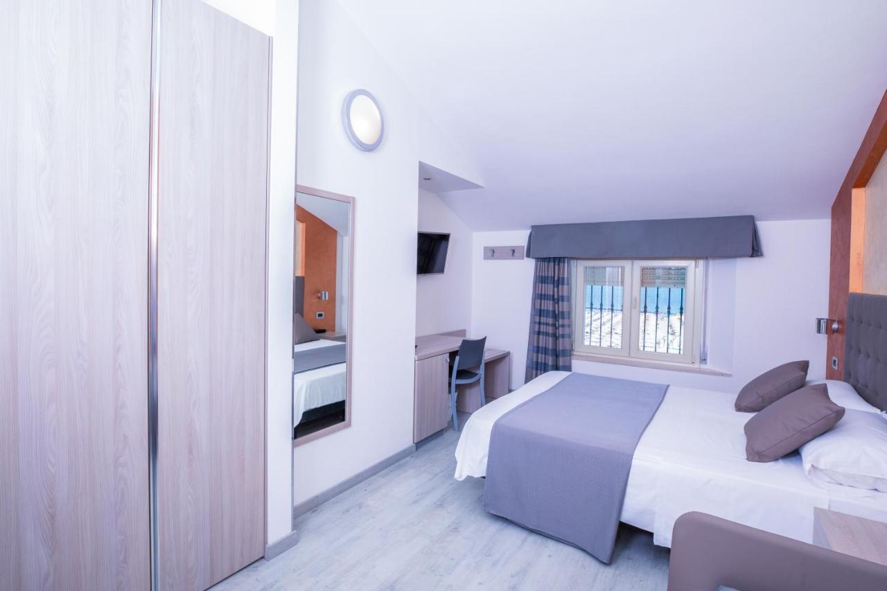 Hotel Gabbiano Rimini Esterno foto