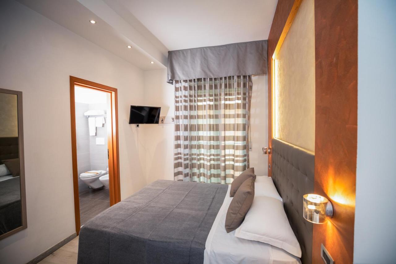 Hotel Gabbiano Rimini Esterno foto