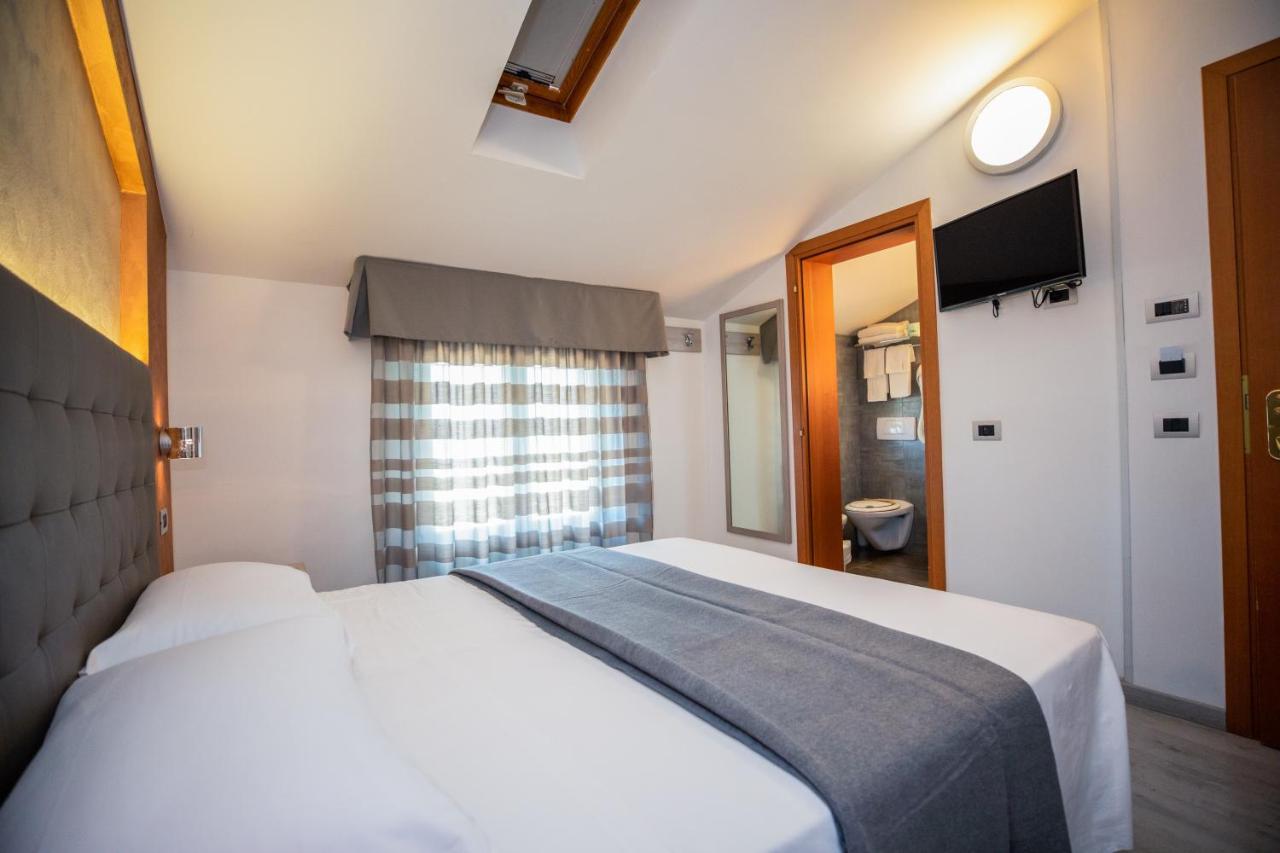 Hotel Gabbiano Rimini Esterno foto