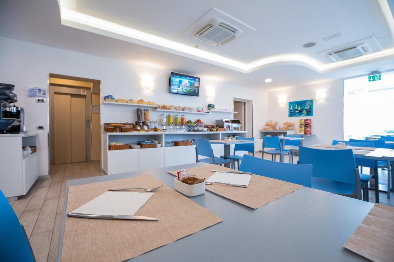 Hotel Gabbiano Rimini Esterno foto