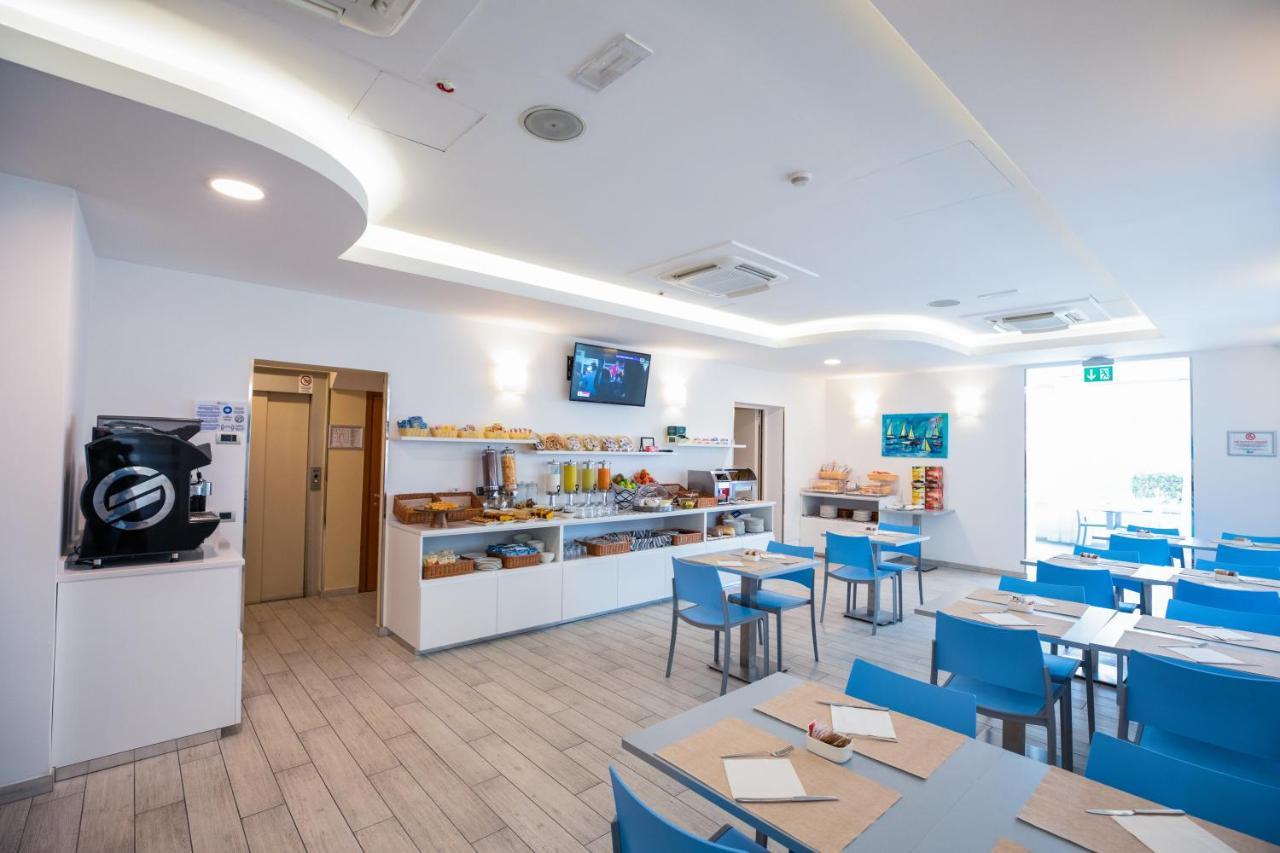 Hotel Gabbiano Rimini Esterno foto