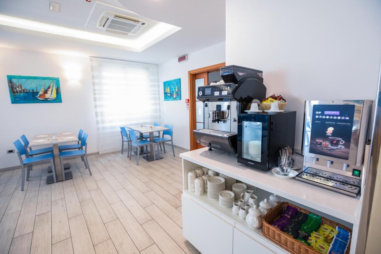 Hotel Gabbiano Rimini Esterno foto