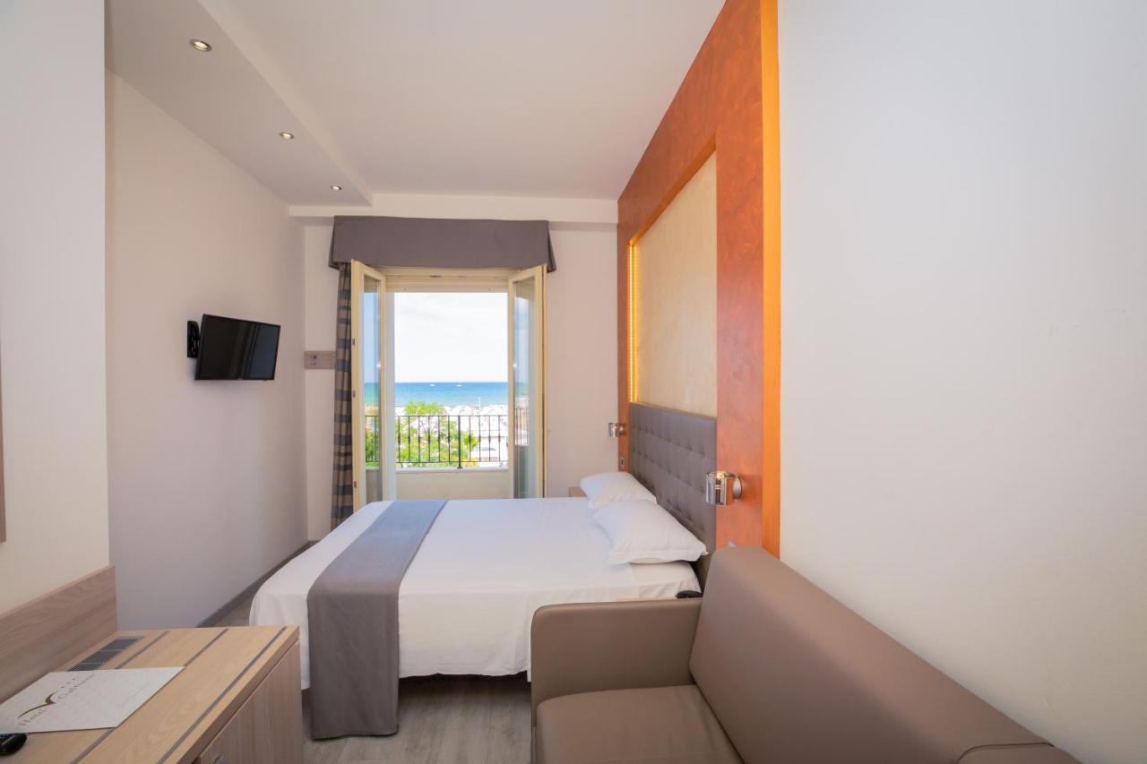 Hotel Gabbiano Rimini Esterno foto