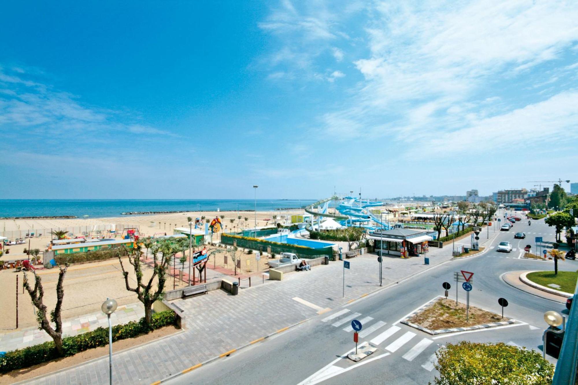 Hotel Gabbiano Rimini Esterno foto