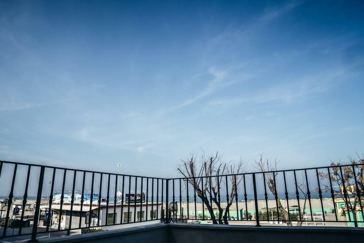 Hotel Gabbiano Rimini Esterno foto