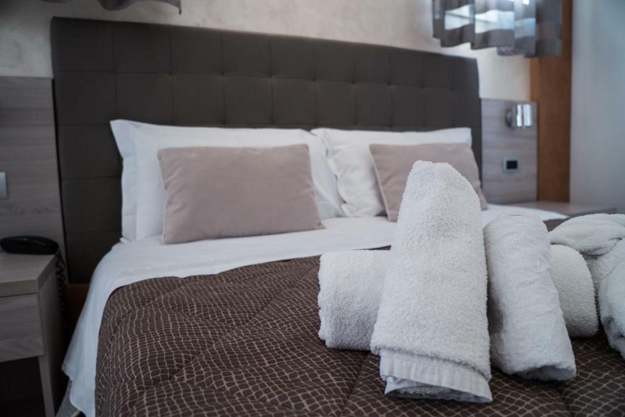 Hotel Gabbiano Rimini Esterno foto